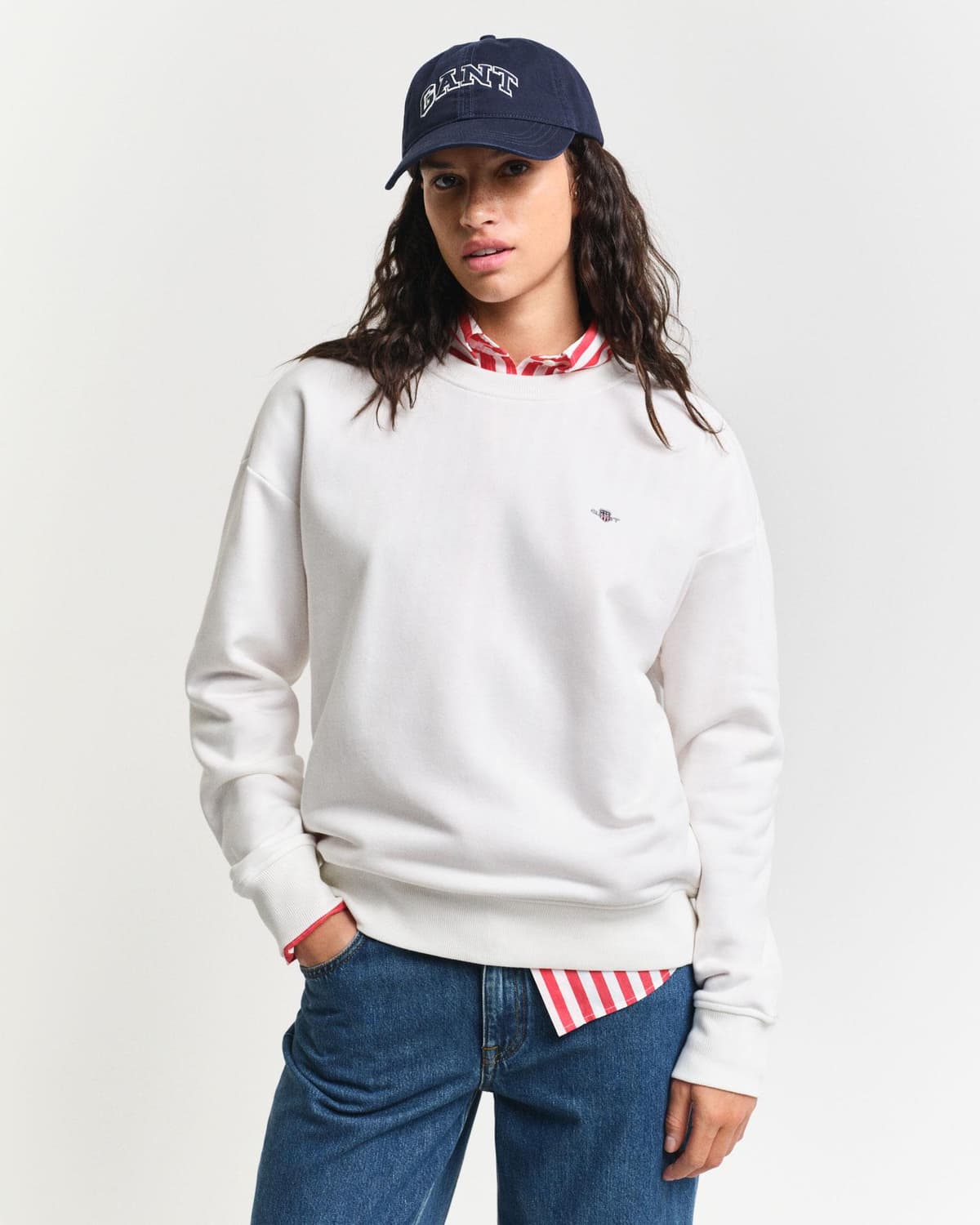 GANT Kadın Beyaz Relaxed Fit Bisiklet Yaka Sweatshirt