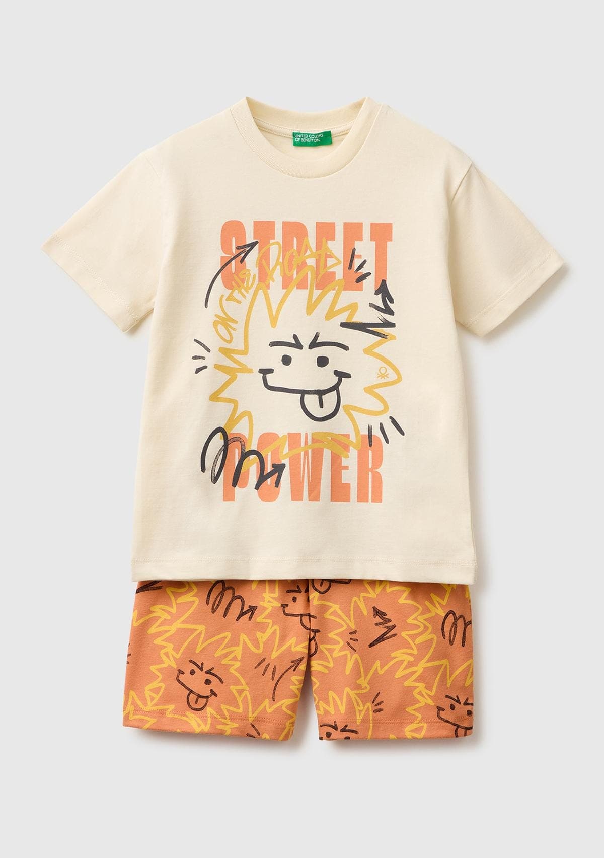 Erkek Çocuk Turuncu Önü Baskılı T-Shirt ve Komple Desenli Bermuda Şort Takım