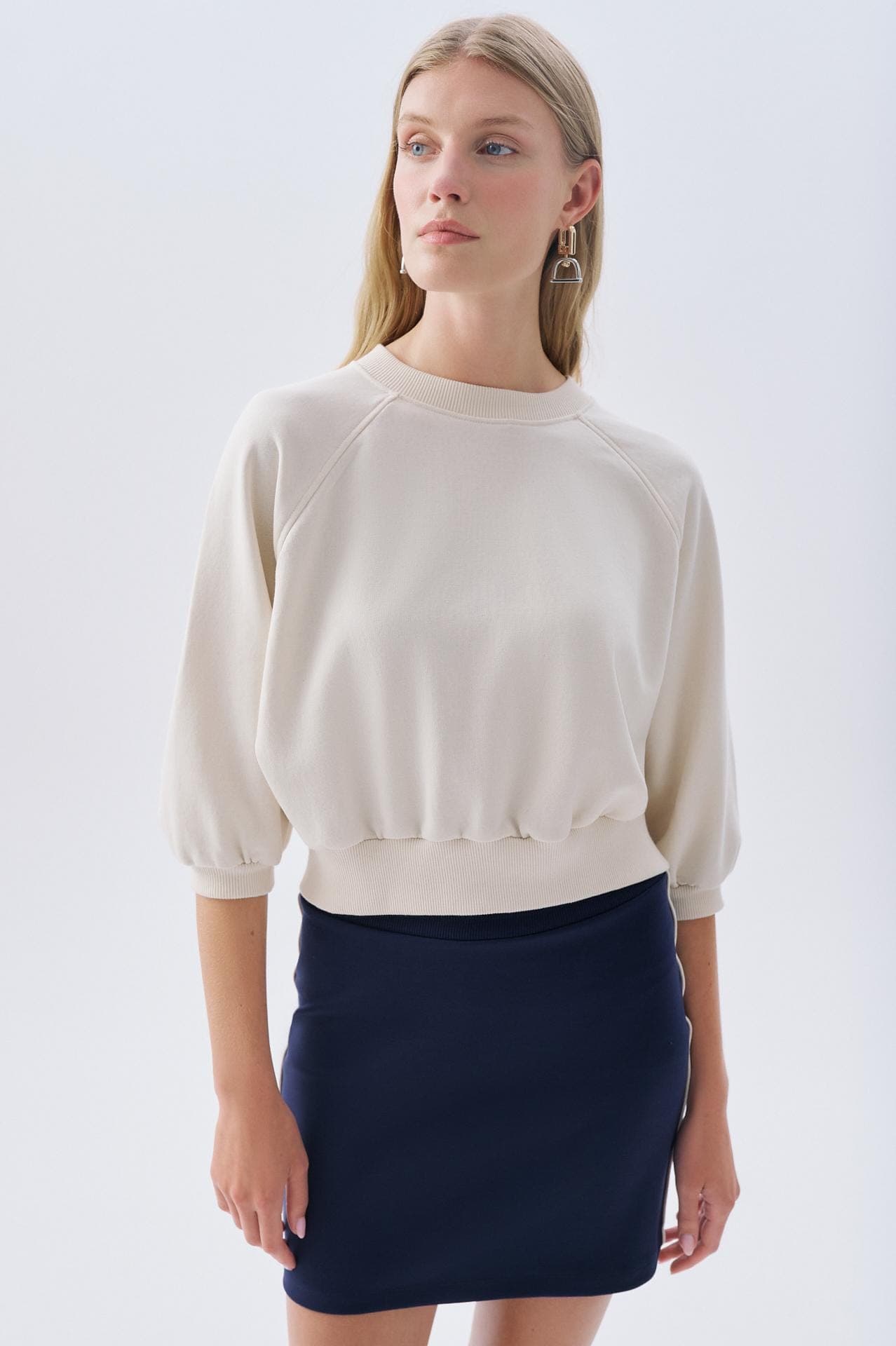 Kadın Ekru Oversize Bisiklet Yaka Sweatshirt