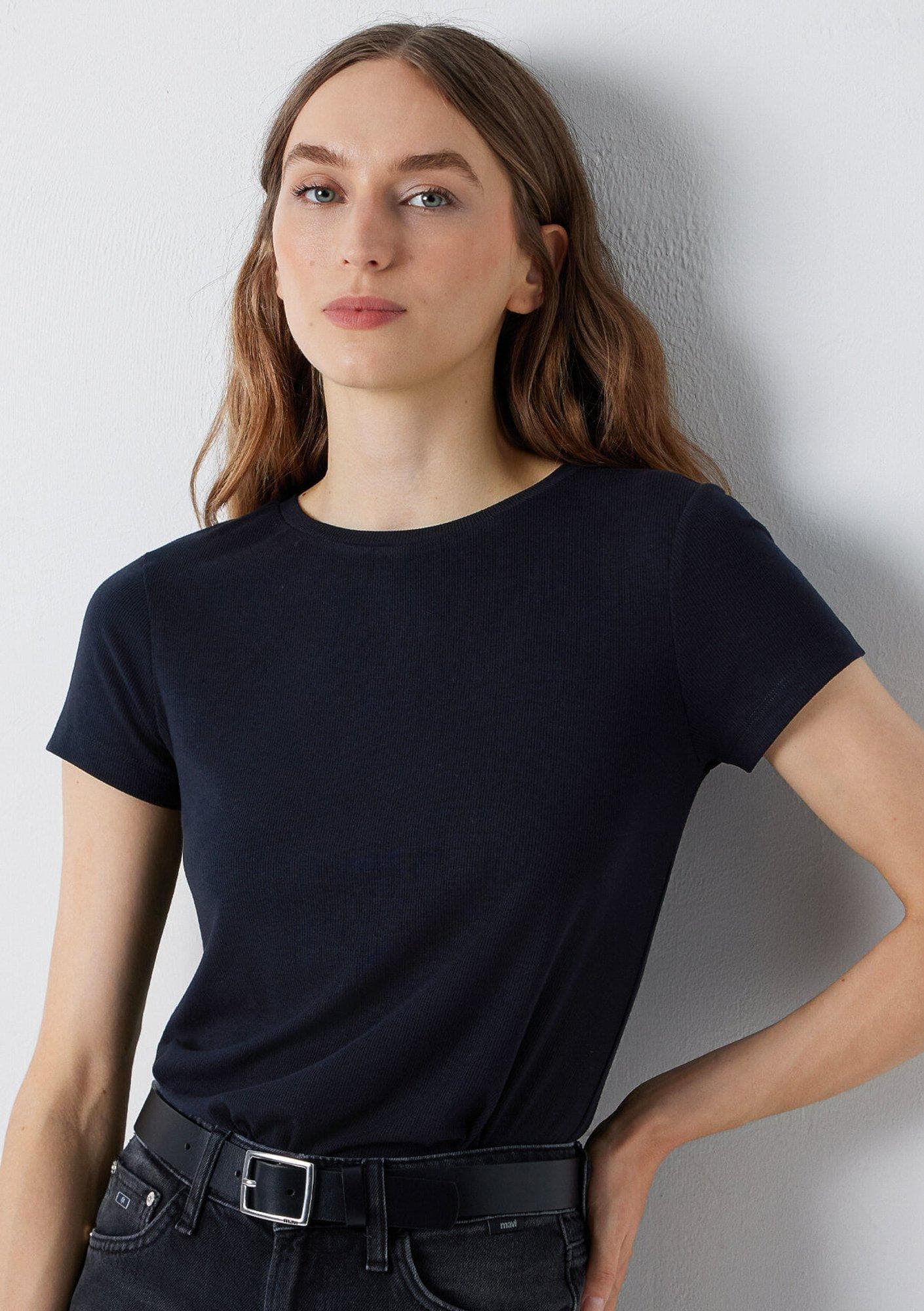 Mavi (TENCEL™) Modal Karışımlı Siyah Basic Tişört Slim Fit / Dar Kesim 1612904-900