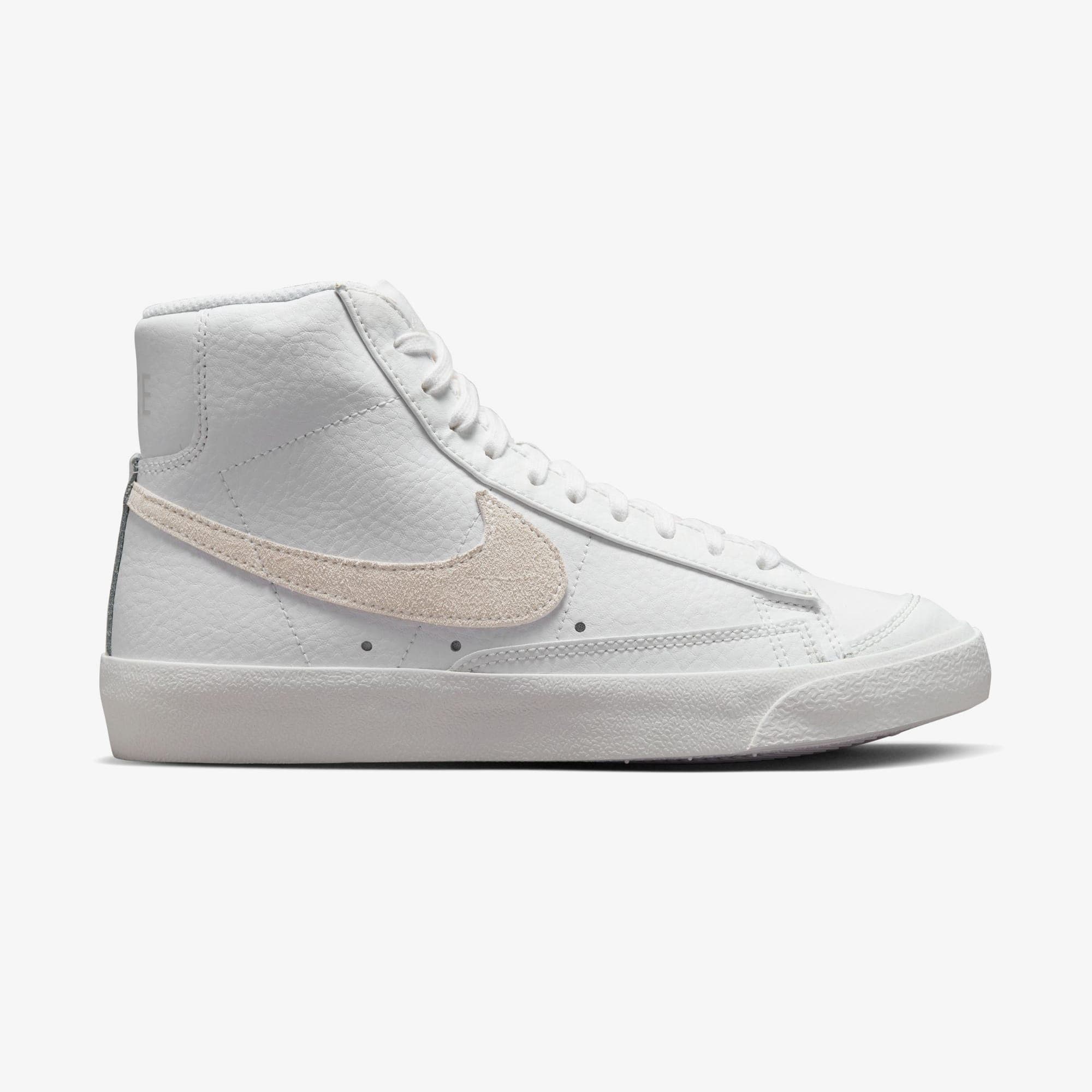 Nike Blazer Mid '77 Kadın Beyaz Spor Ayakkabı