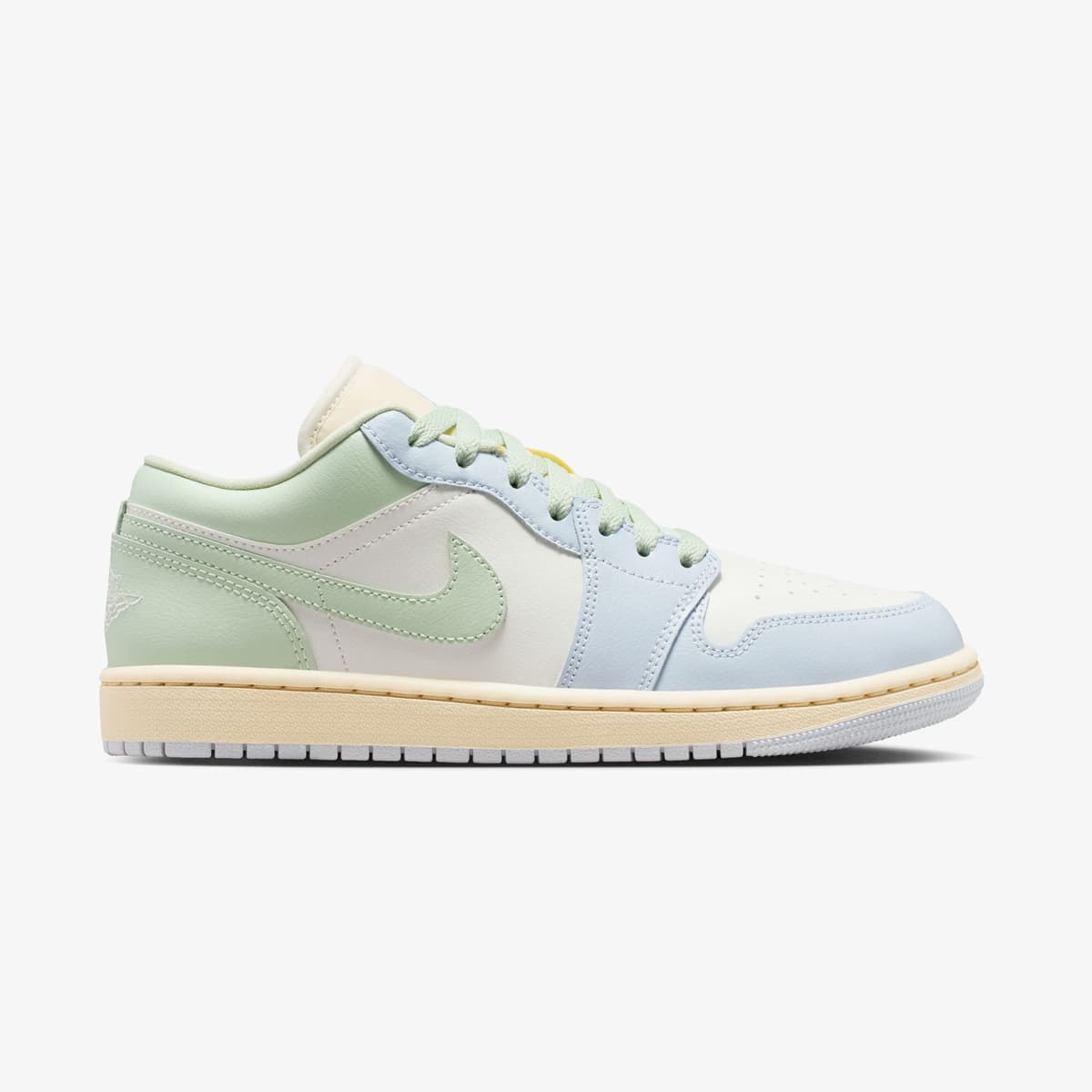 Jordan Air Jordan 1 Low Kadın Beyaz Spor Ayakkabı