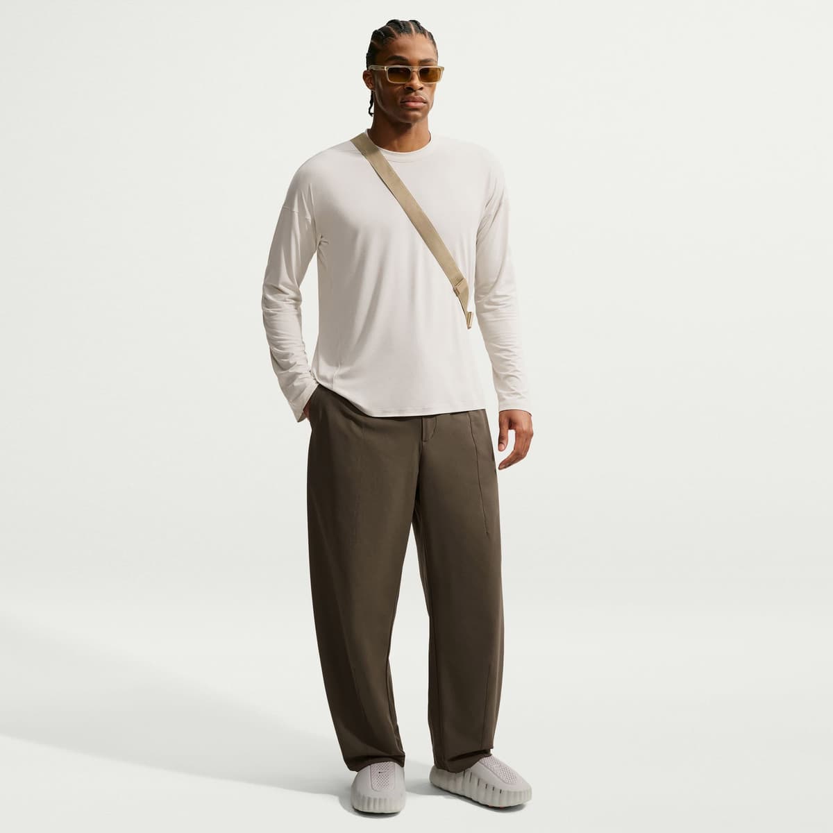 Nike Dri Fit 24.7 Erkek Krem T-Shirt