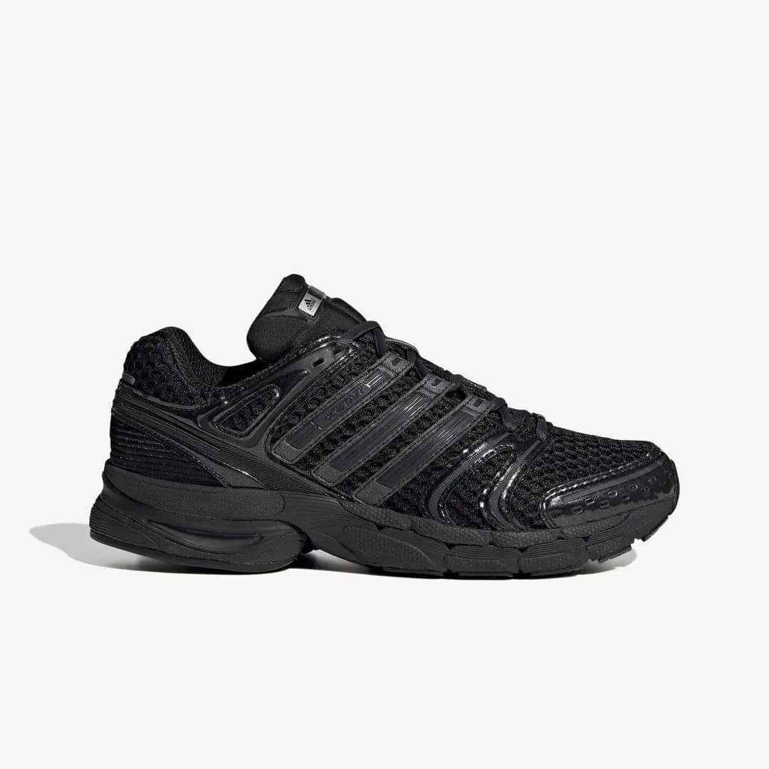 Adistar Control 5 'Core Black'