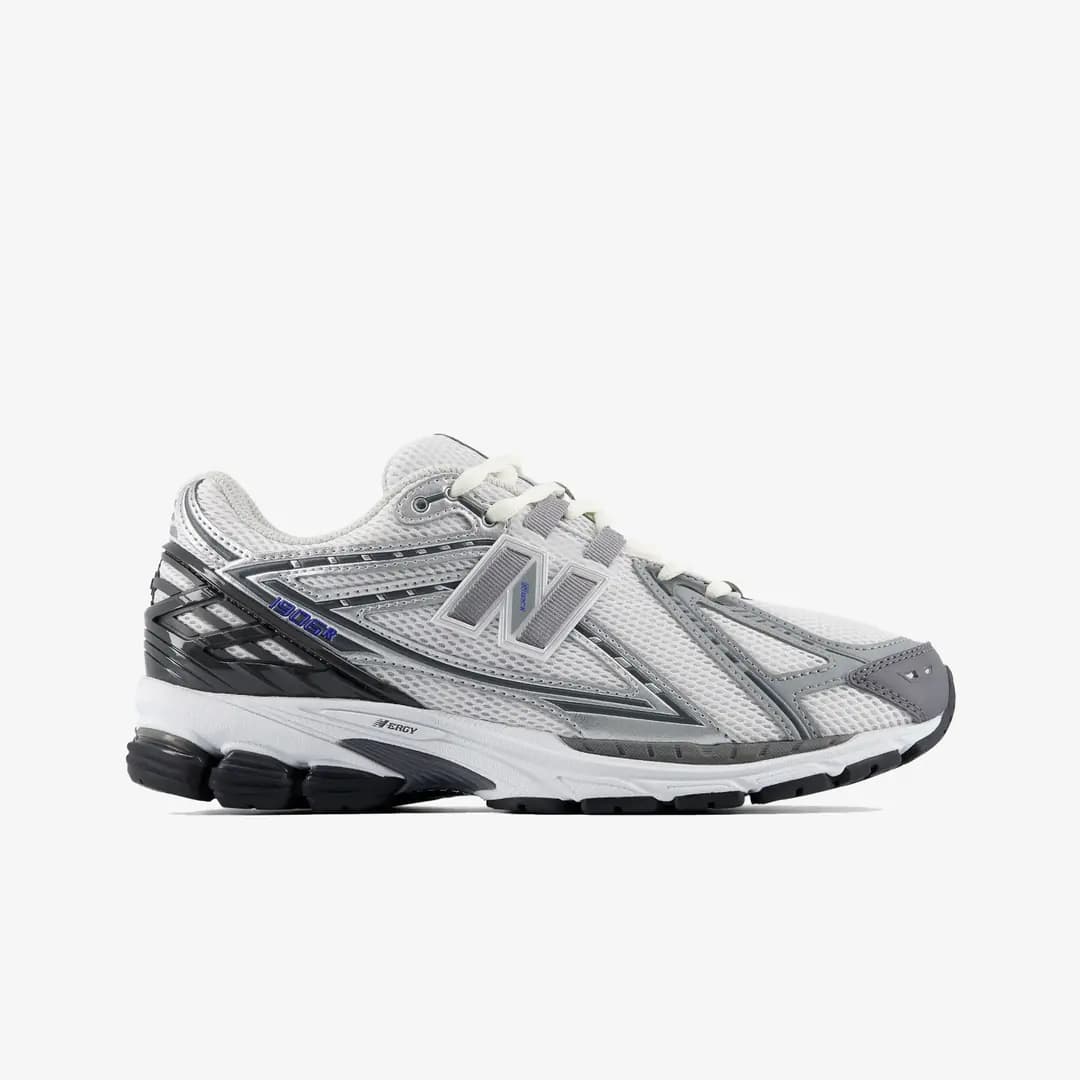 1906 'Grey White'