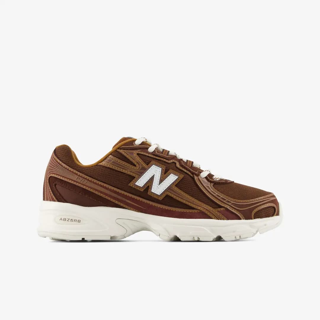 740 'Pumpernickel Brown Off White'