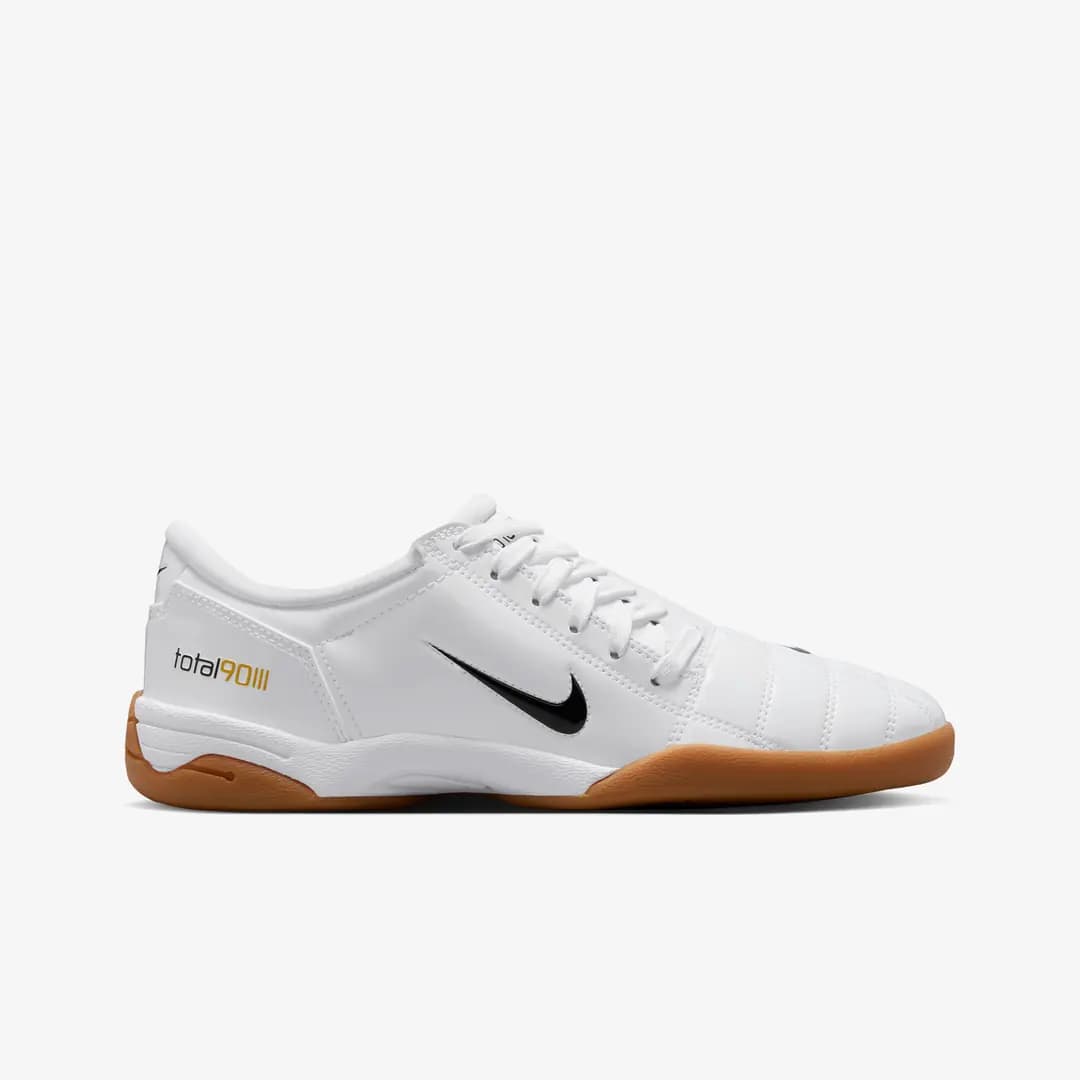 Total 90 III 'Patent White Black' (W)